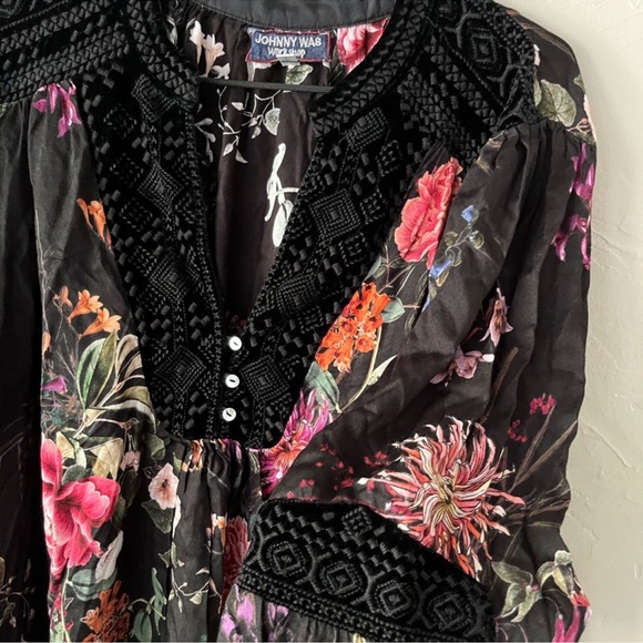 JOHNNY WAS BLACK FLORAL VELVET ACCENT SILK BLEND BLOUSE XL - Picture 2 of 4